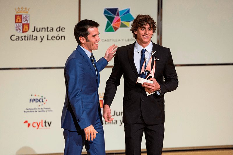 David Llorente recibiendo el Premio Pódium al Mejor Deportista Joven de Castilla y León