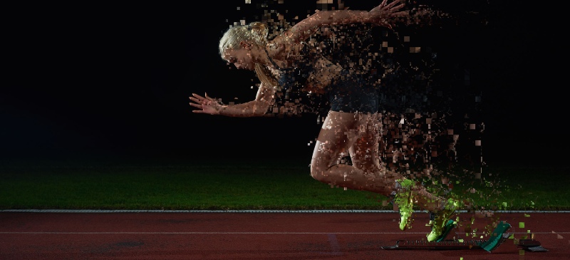 mujer que corre en una pista de atletismo pero que se desintegra por la división de su adn