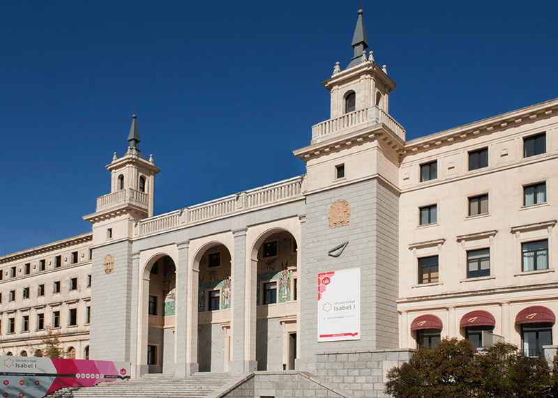 Fachada de la Universidad Isabel I