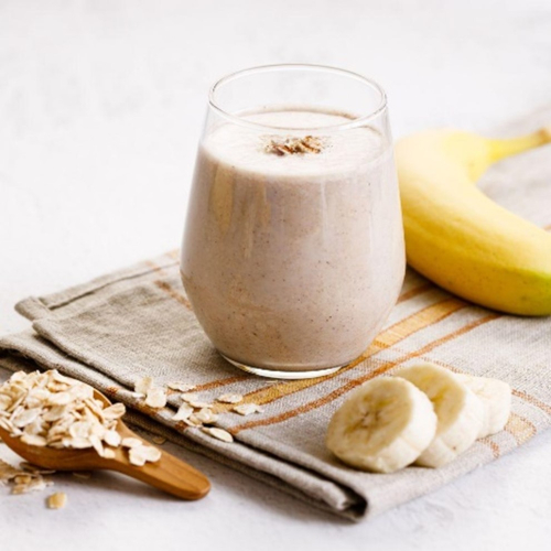 batido de carbohidratos y plátano