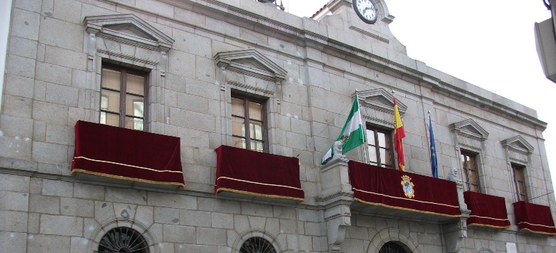 Fachada Ayuntamiento de Pozoblanco donde se encuentra ubicado el Archivo Histórico Municipal. Fuente:  Pozoblanco