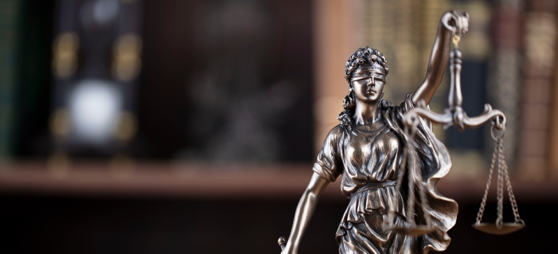 Estatua mujer de la justicia