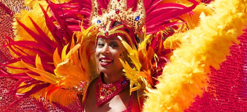 mujer brasileña en Carnaval