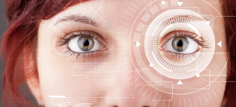 Ojos de mujer con elementos infográficos encima, ejemplo de ciencia