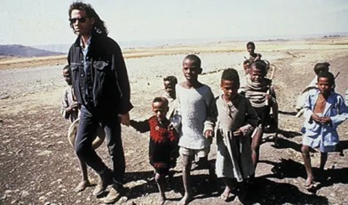 Ilustración 3. Geldof en Etiopía. 1984. Fuente: El Planeta Urbano