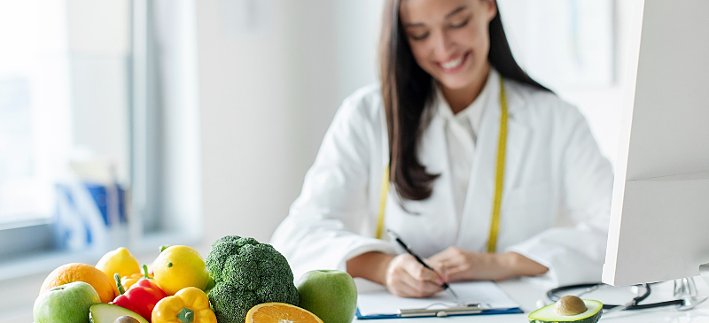 Consulta de una dietista nutricionista