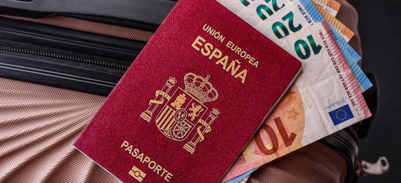 Pasaporte y dinero en España Pasaporte y dinero en España