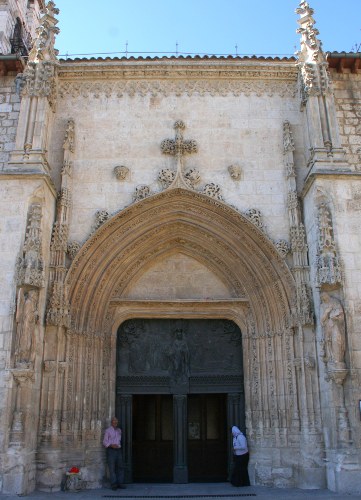 Puerta lateral de la iglesia de San Lesmes