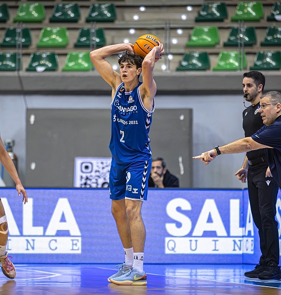Marcos Bella en el encuentro con el UCAM Murcia