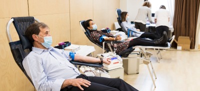 El rector en la donación