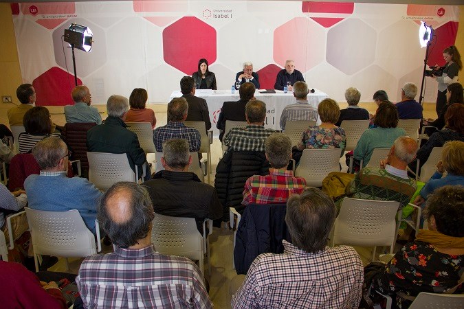 Aparicio y Granado debaten sobre el futuro de las pensiones en la Universidad Isabel I
