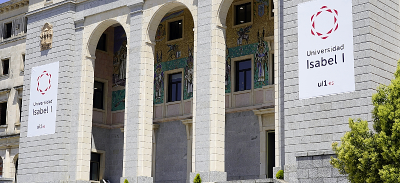 Fachada principal de la Universidad Isabel I