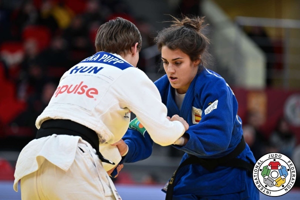 Compitiendo Ariane Toro