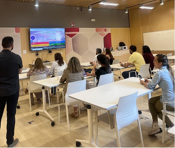 Clase práctica en la Escuela de Idiomas de la Universidad Isabel I