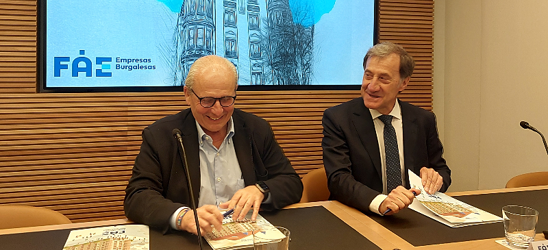 El Rector firma convenio con la FAE