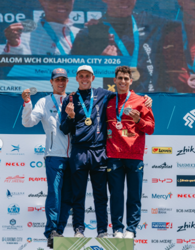 David Llorente en el podium