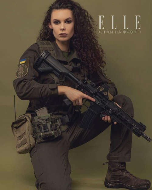 Fotografía de mujer amazona actualizada en la revista Elle