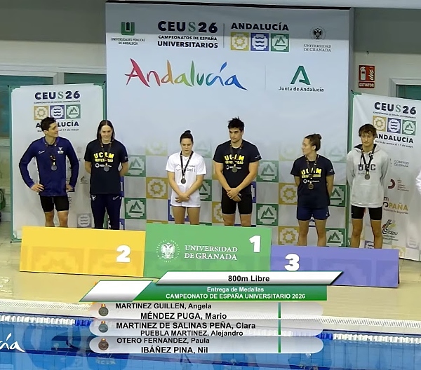 Entrega de medallas en la prueba de 800 metros