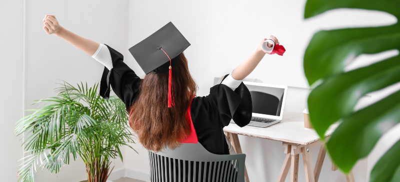 Alumna de una de las escuelas de negocios asociadas a la Universidad Isabel I