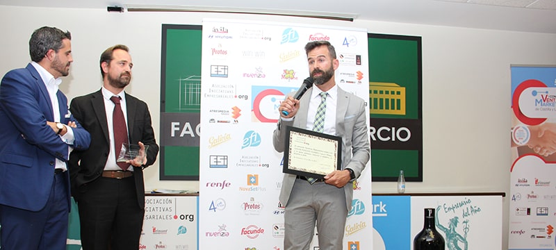 La Universidad Isabel I recibe el premio a la ‘Mejor Estrategia Comercial y de Marketing de 2016’