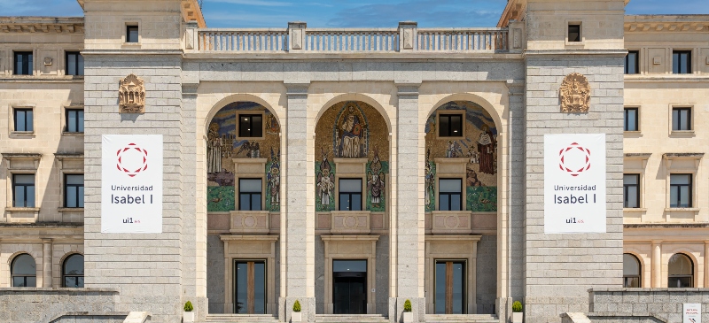 Fachada principal de la Universidad isabel I