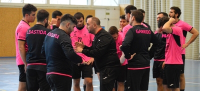 Jesús Ángel Fernández ofreciendo pautas de actuación durante un entrenamiento