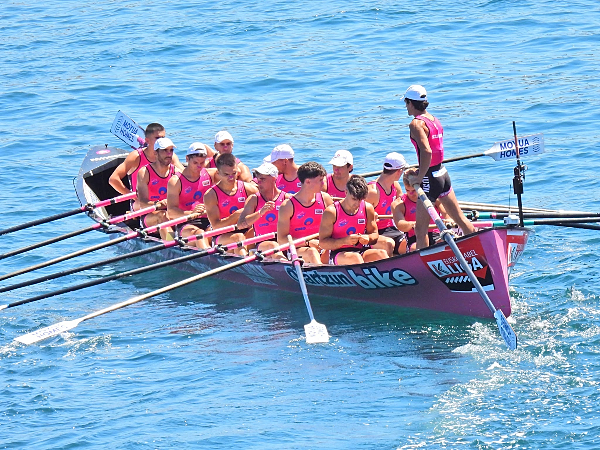 el equipo en la trainera