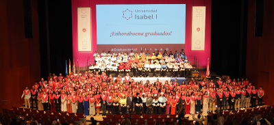 Foto de familia de la Graduación 24-25