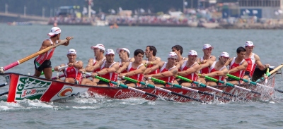 Remeros en competición. Fotografía de Juan Castañeda.