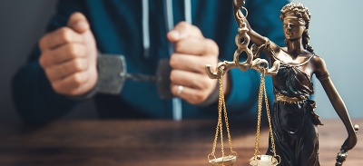 Metáfora que refleja la imagen del arrepentido en la justicia