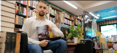 Alumno que escribe un libro, Carlos Manuel Álvarez Santos.