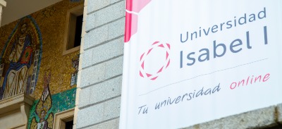 Lona de la fachada de la Universidad