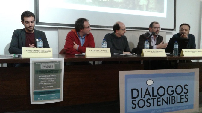Marcos García Diez (segundo por la izquierda), en los Diálogos Sostenibles del Centro UNESCO