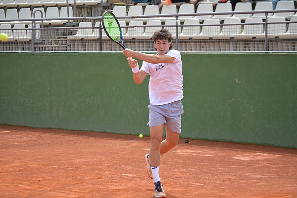 Mario Mansilla