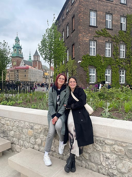 Mariya y Laura en el castillo de Cracovia