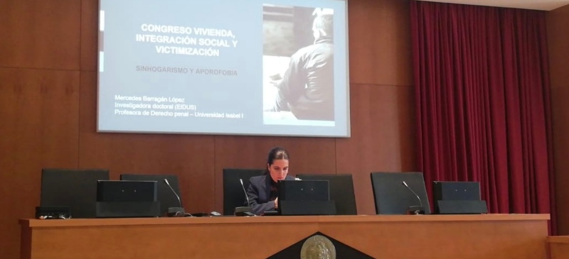 Mercedes Barragán en la exposición de su ponencia