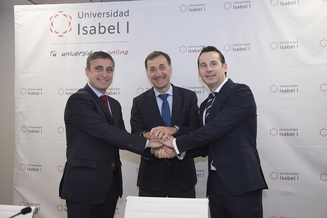 Alberto Gómez Barahona, rector de la Universidad Isabel I, Rafael Barbero director general de la Fundación Caja de Burgos, y Alberto  Navarro, director de Instituciones de CaixaBank en Castilla y León y Asturias durante la presentación del convenio