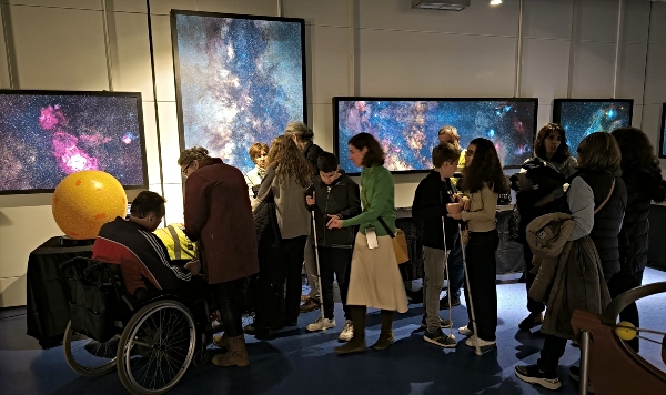Paseo Inclusivo por el universo