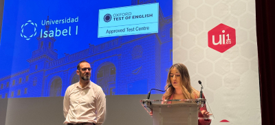 Lee Golding y Valentina Yordanova en la presentación del Oxford Test of English