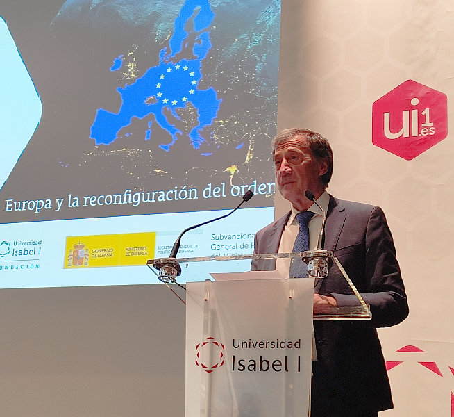 Alberto Gómez Barahona, rector de la Universidad Isabel I