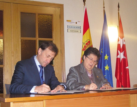 Alberto Gómez Barahona, rector de la Universidad Isabel I, y Rosario María Cardo, administradora general de la Institución. 