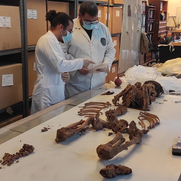 Análisis de restos óseos realizada por el profesor Ricardo Ortega