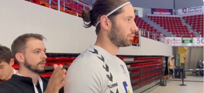 Sergio Sánchez con un jugador del Granollers