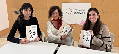 La directora y coordinadoras del libro
