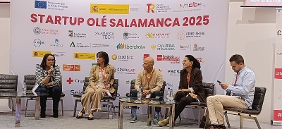 intervención de la Vicerrectora de Investigación, Patricia Cabrero, en una de las mesas redondas