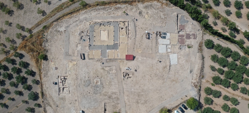Fotografía aérea del yacimiento arqueológico de Los Cantos (Bullas, Murcia) © Miguel Martínez Sánchez (2022).