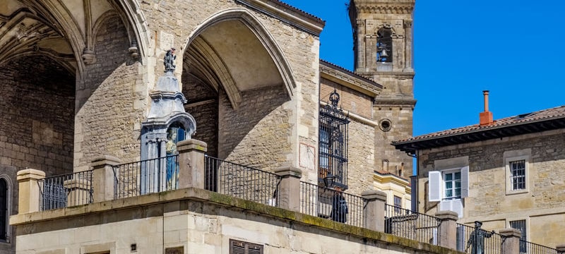 La Universidad Isabel I ofrecerá sus titulaciones a través del Instituto Europa en Vitoria