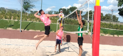 Voley playa, equipo de la Universidad Isabel I