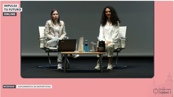 Nelia Mediavilla y María Martínez durante el webinar
