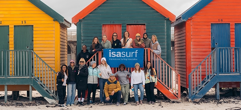 Fotografía de familia del International Surfing Association (ISA)